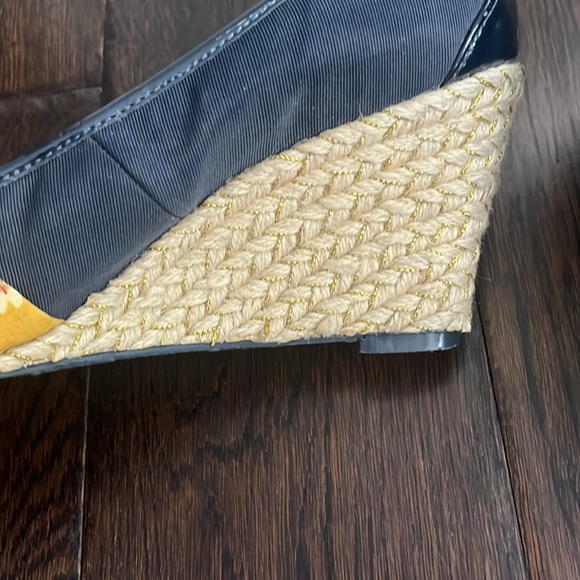 Poetic License London blue polka dot with yellow floral bow wedge shoes 8.5 - Picture 7 of 16